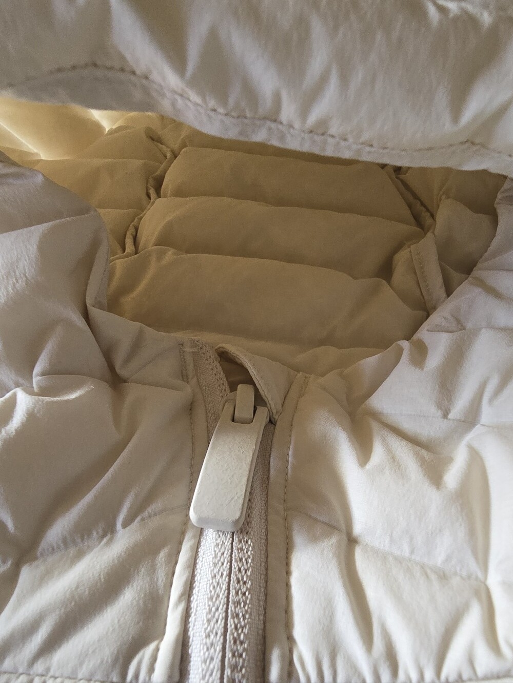 NWOT Lululemon Down and Around Jacket M - Picture 4 of 7